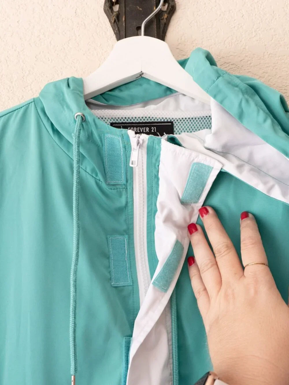 Forever 21 Windbreaker Womens L Pink Turquoise Colorblock Hooded Jacket Y2K